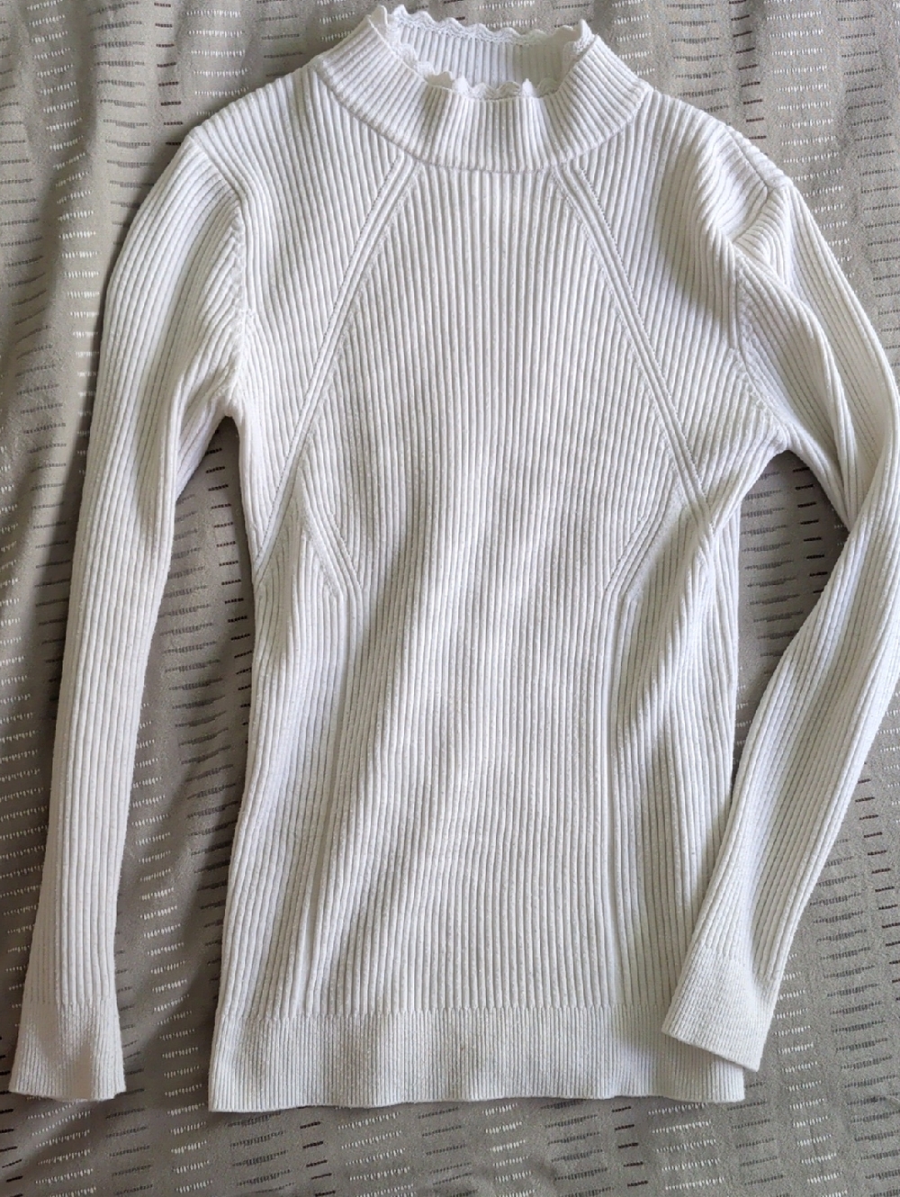 Women’s White Ribbed Mock Neck Sweater